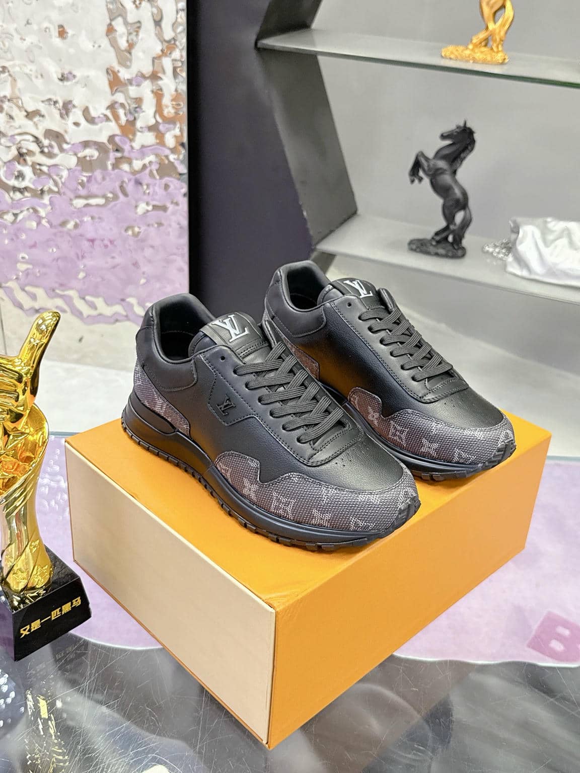 LV Sneaker 3